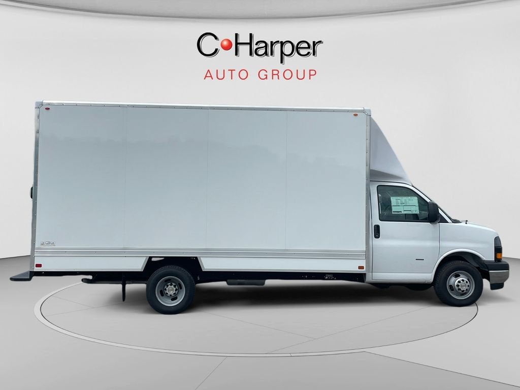 2026 Chevrolet Express Cutaway 3500 1WT