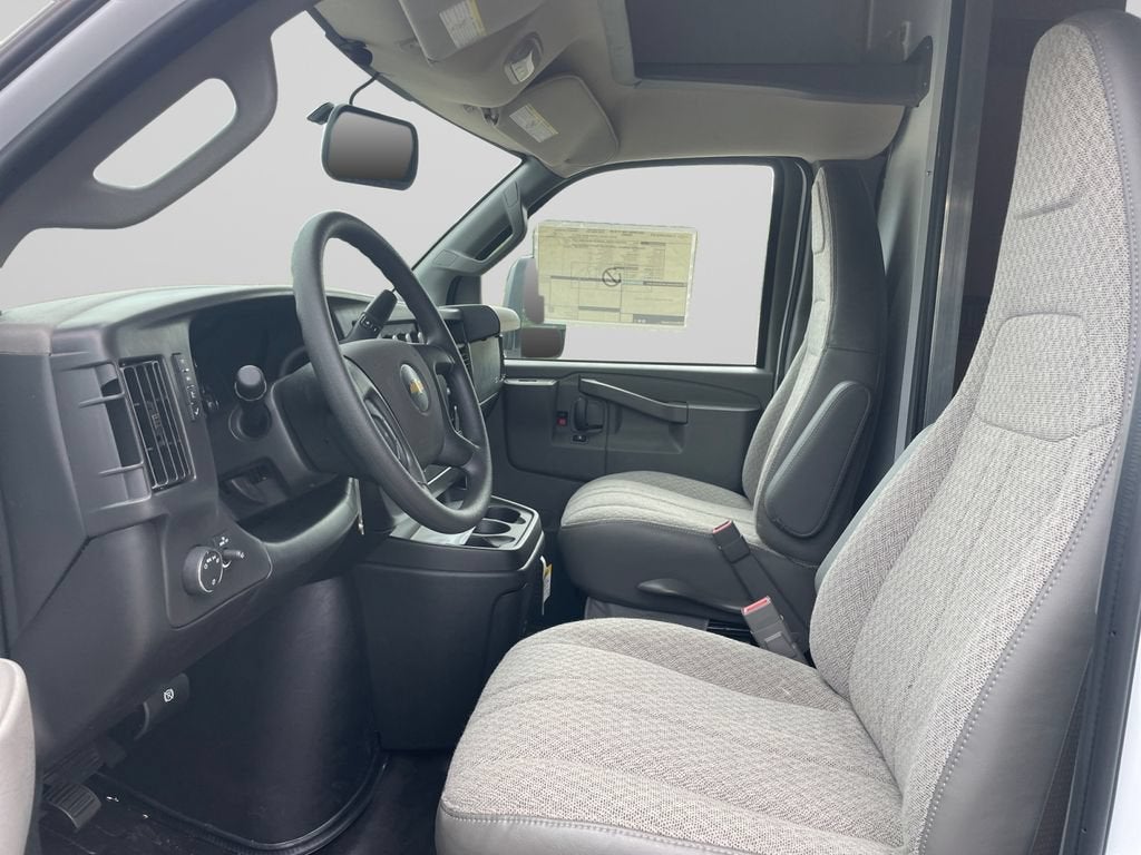 2026 Chevrolet Express Cutaway 3500 1WT