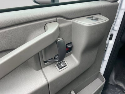 2026 Chevrolet Express Cutaway 3500 1WT