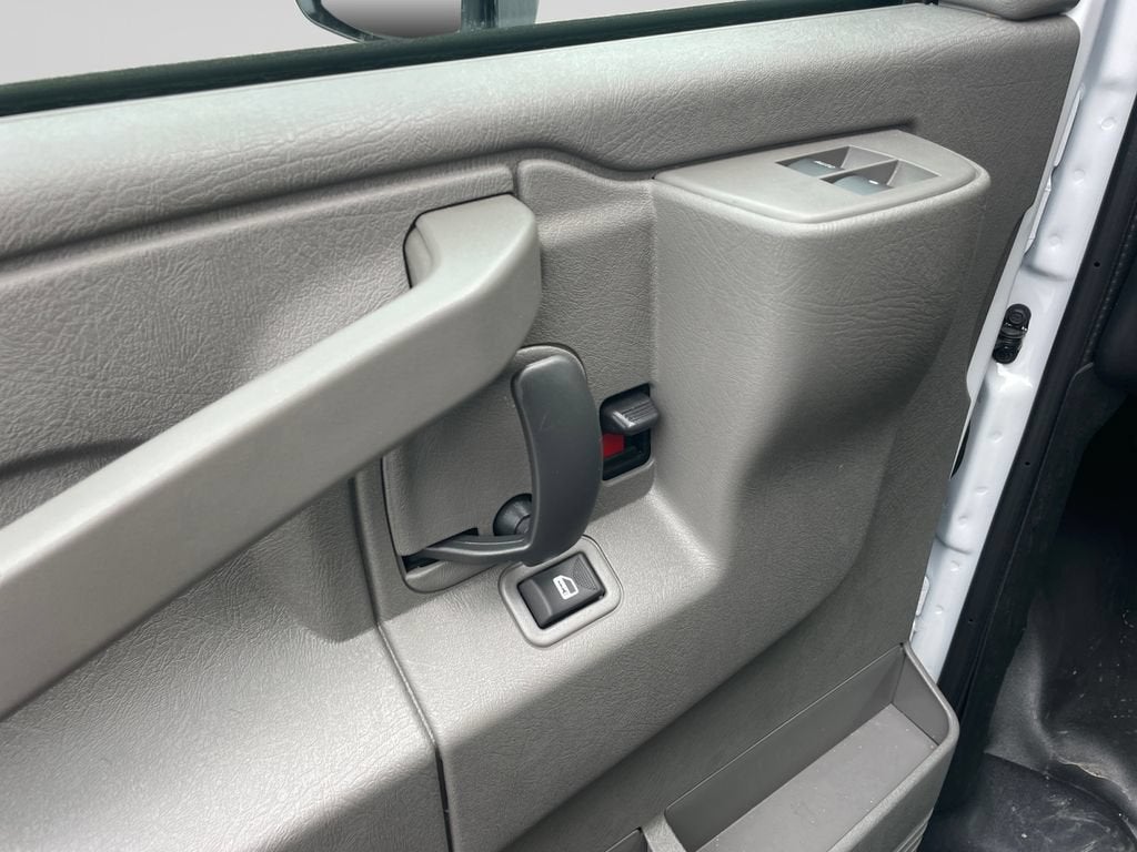 2026 Chevrolet Express Cutaway 3500 1WT
