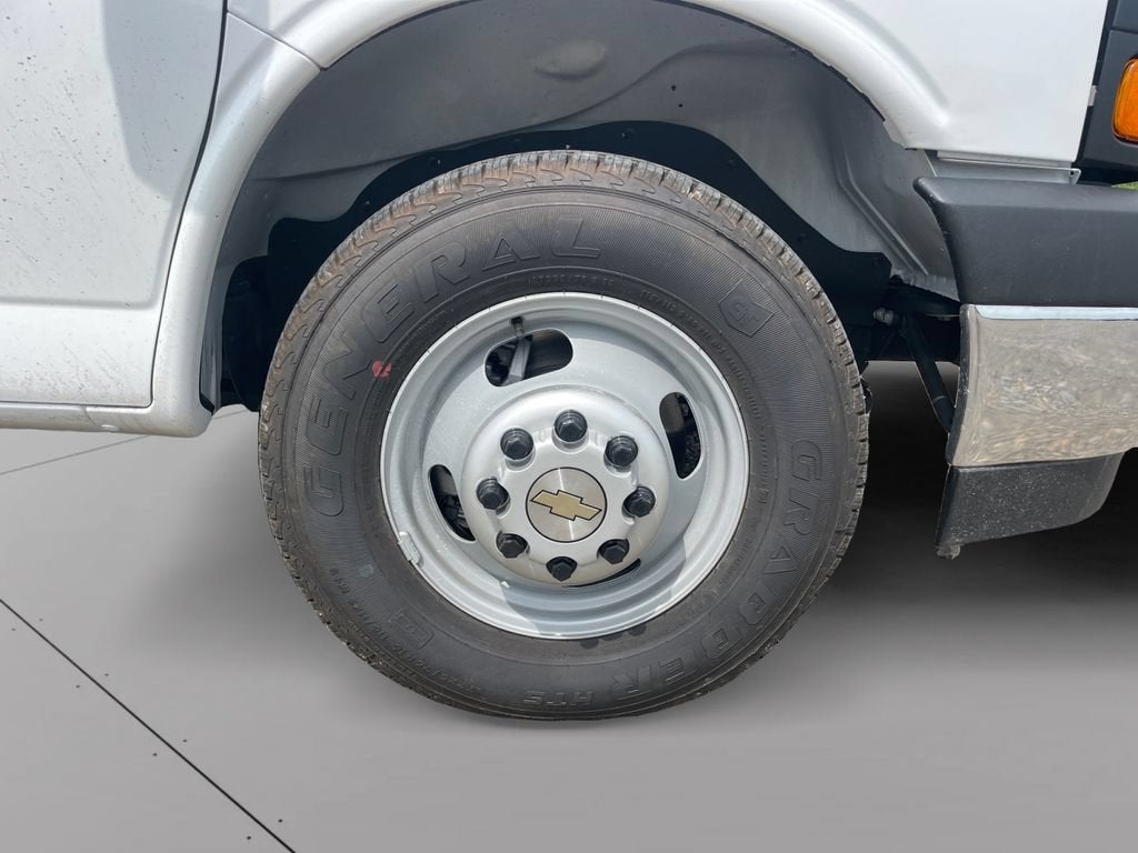 2026 Chevrolet Express Cutaway 3500 1WT