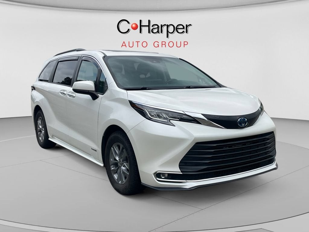 2021 Toyota Sienna XLE